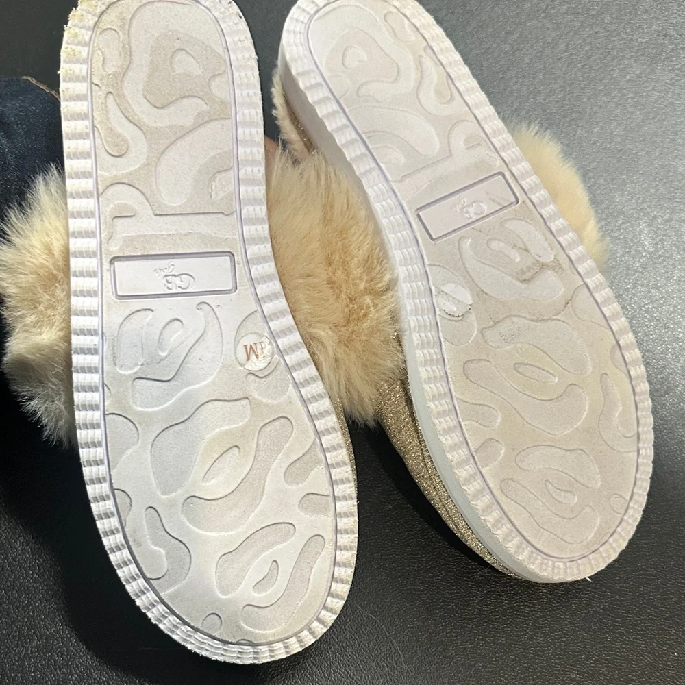 Gianni Bini girls Slippers with Faux Fur and Sparkle size 1
